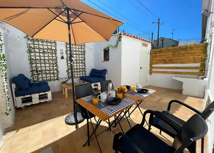 Calo\'S Place